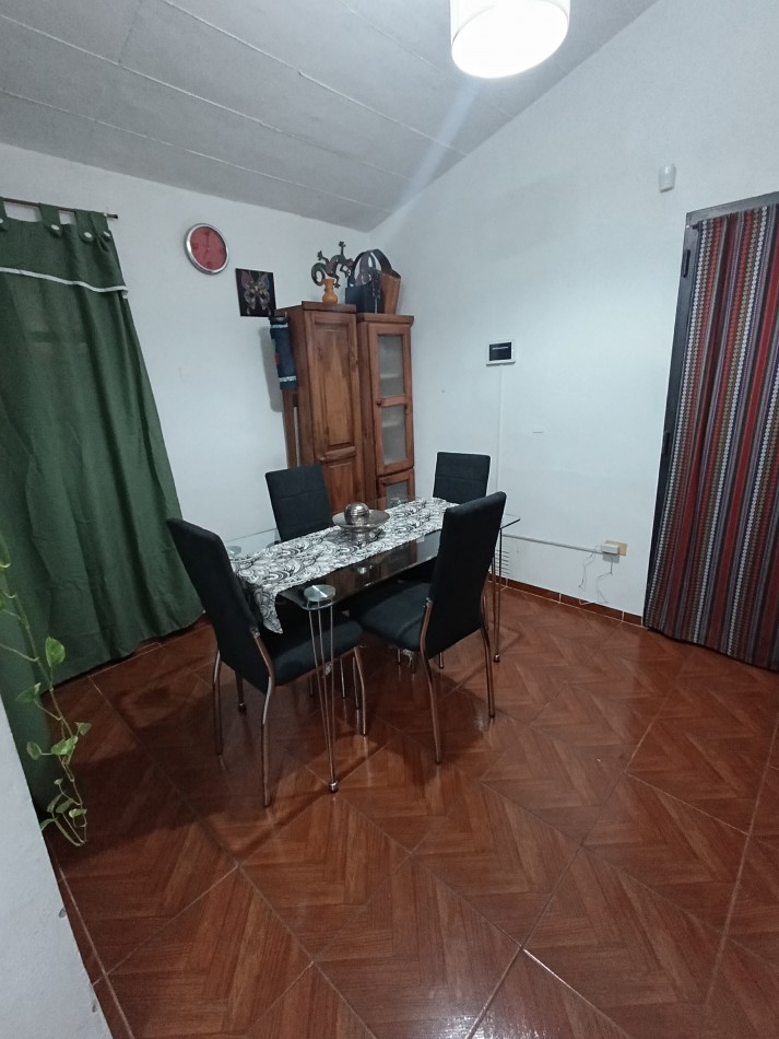 Oportunidad en B° Matienzo - Casa con jardin y cochera por USD 48.000