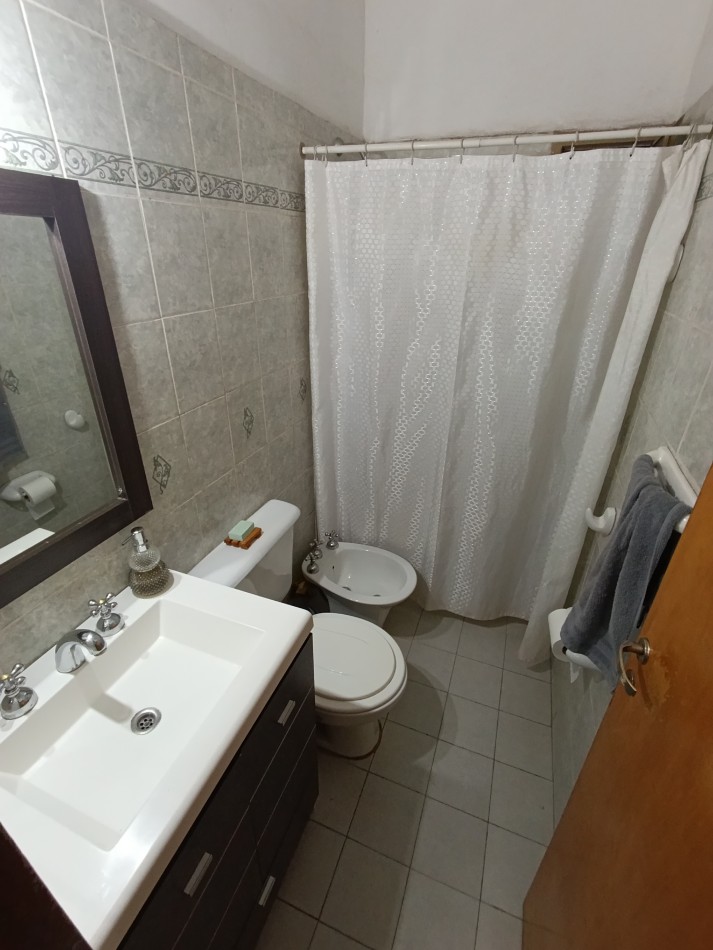 Oportunidad en B° Matienzo - Casa con jardin y cochera por USD 48.000