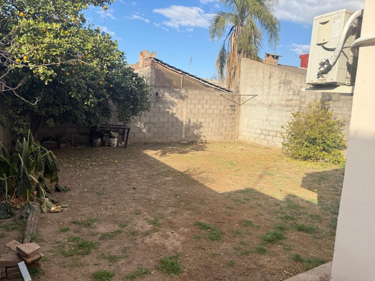 Oportunidad en B° Matienzo - Casa con jardin y cochera por USD 48.000