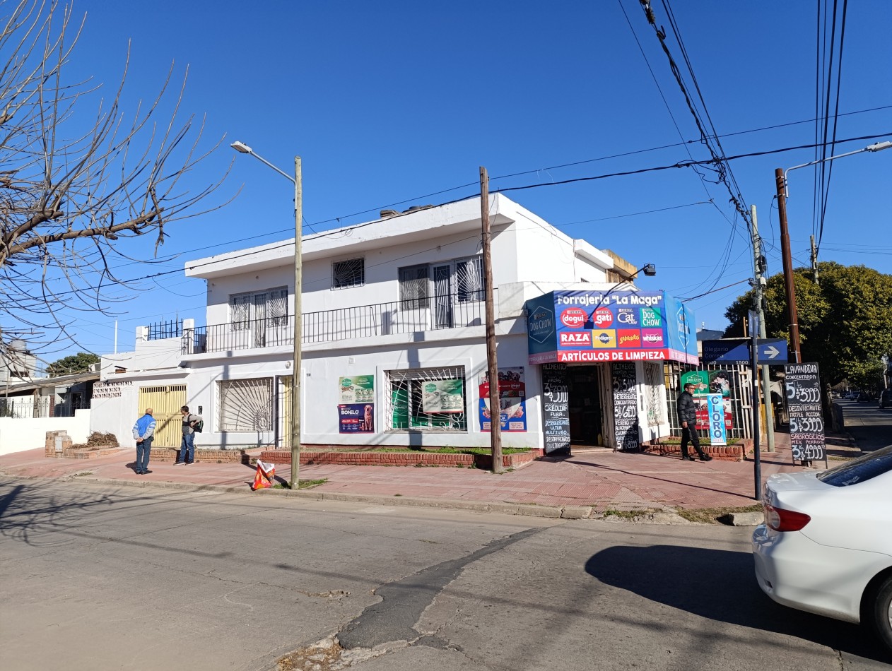 Vendo casa + Local en los Naranjos!