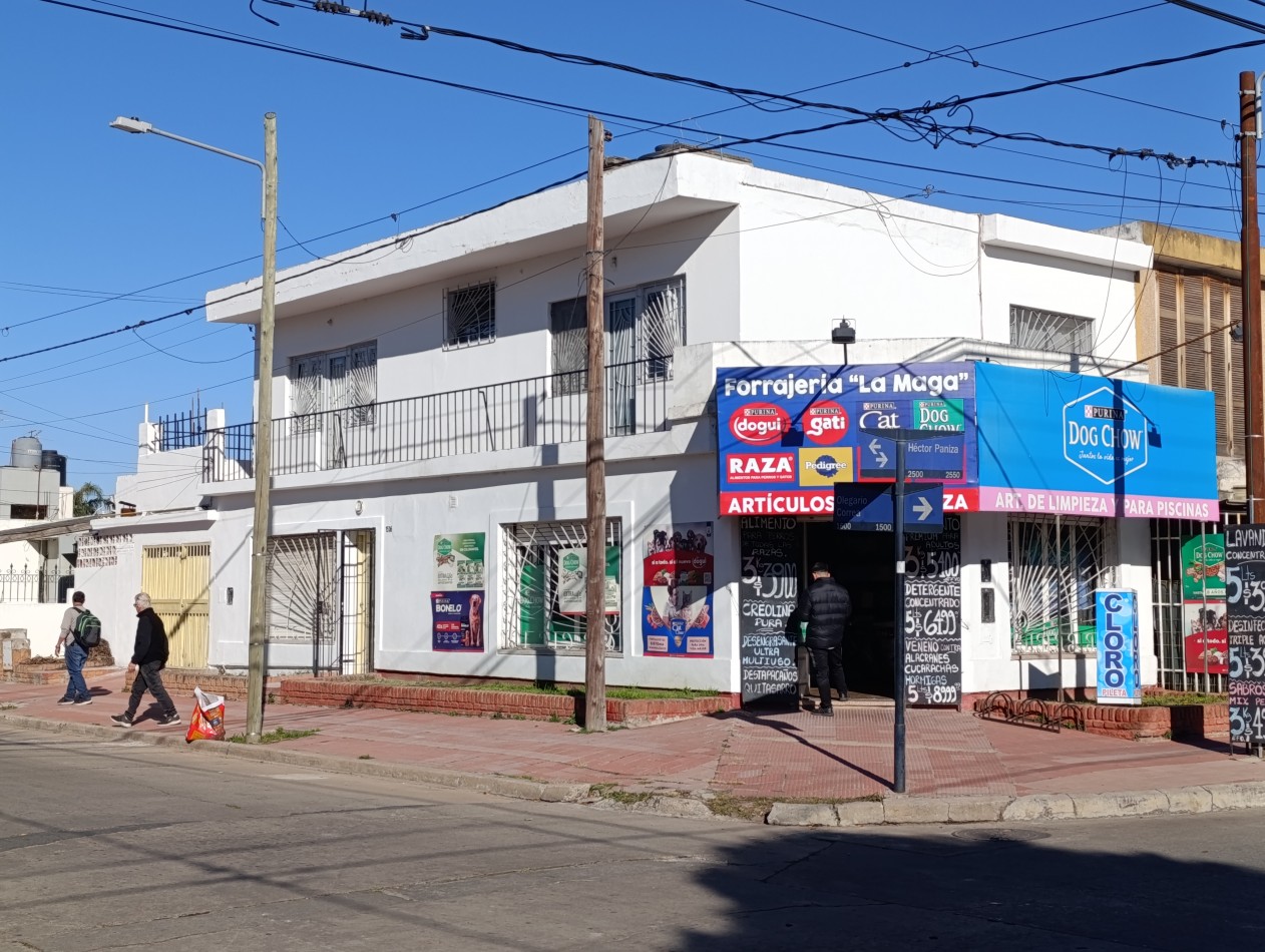 Vendo casa + Local en los Naranjos!