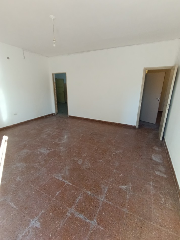 Vendo casa + Local en los Naranjos!