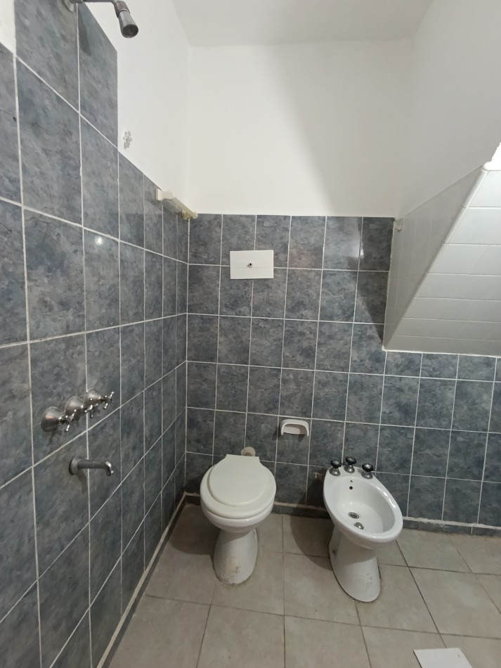 Vendo casa + Local en los Naranjos!