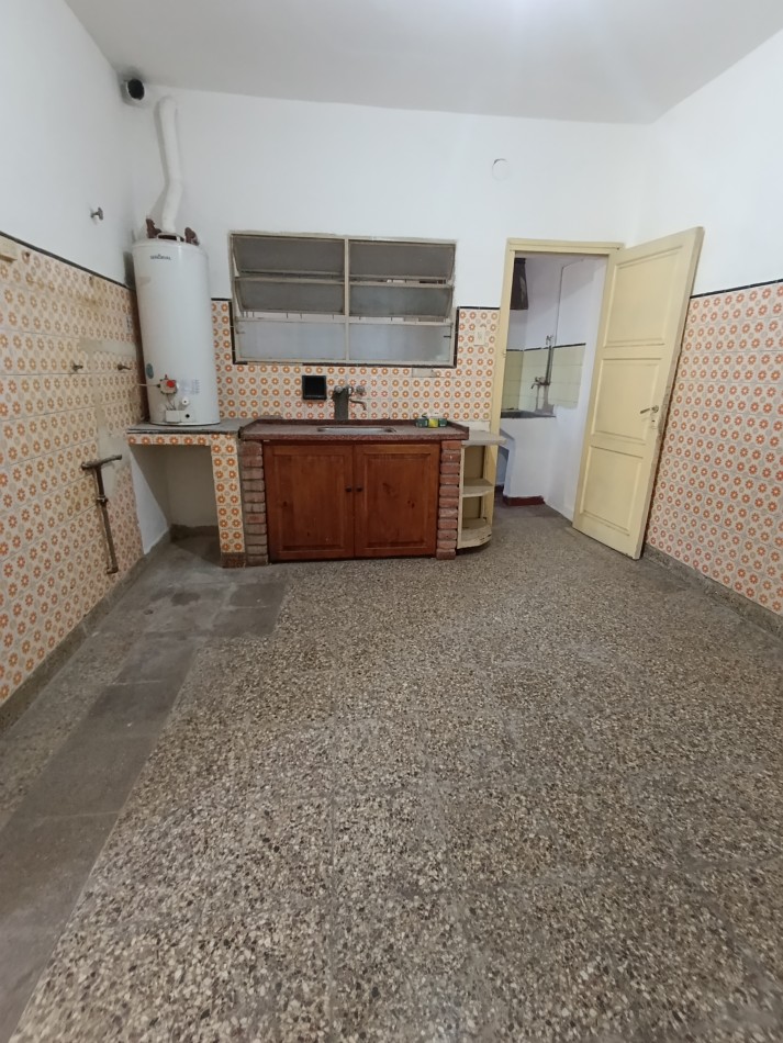 Vendo casa + Local en los Naranjos!