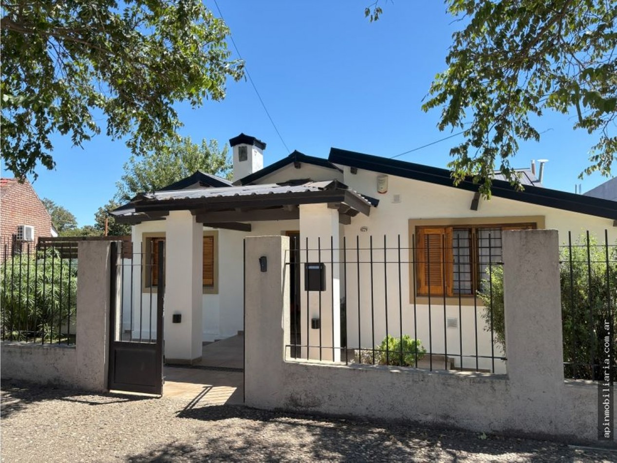 VENTA CASA 3 DORMITORIOS EN BARRIO LOS MANANTIALES C. PAZ