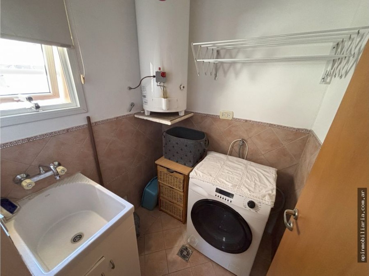 VENTA CASA 3 DORMITORIOS EN BARRIO LOS MANANTIALES C. PAZ