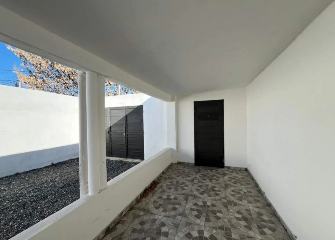 Propiedad remodelada a nueva Rosedal 2d.