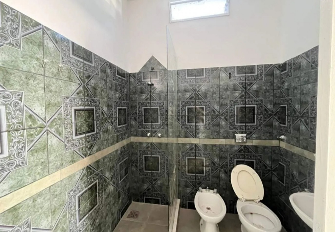 Propiedad remodelada a nueva Rosedal 2d.