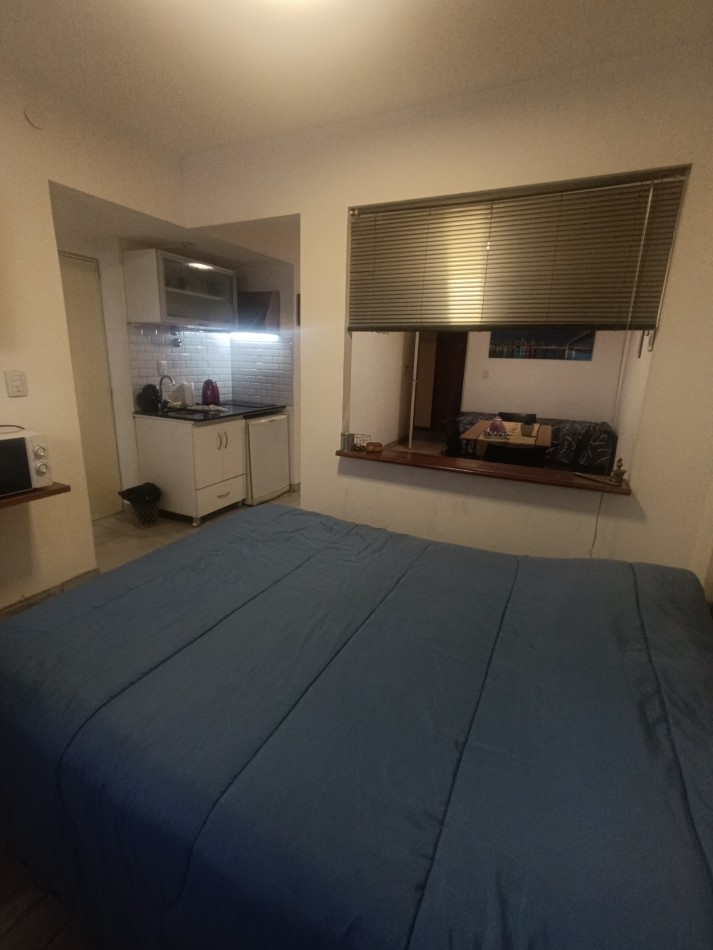 Alquilo Monoambiente amoblado 