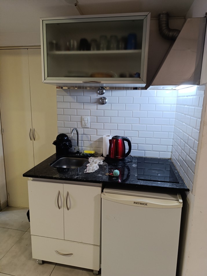 Alquilo Monoambiente amoblado 