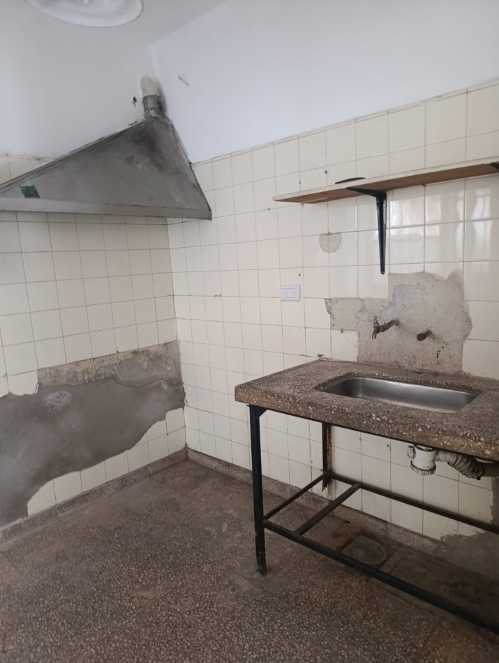 Vendo salon comercial+ 3 Dptos B Parque Velez Sarsfield 