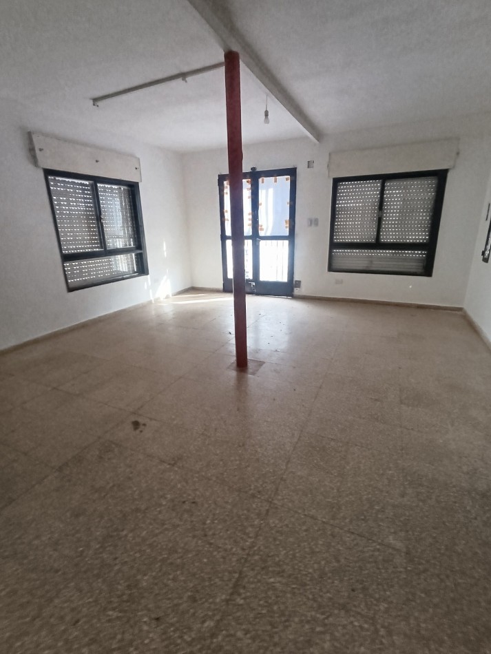 Vendo salon comercial+ 3 Dptos B Parque Velez Sarsfield 