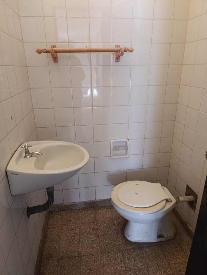 Vendo salon comercial+ 3 Dptos B Parque Velez Sarsfield 