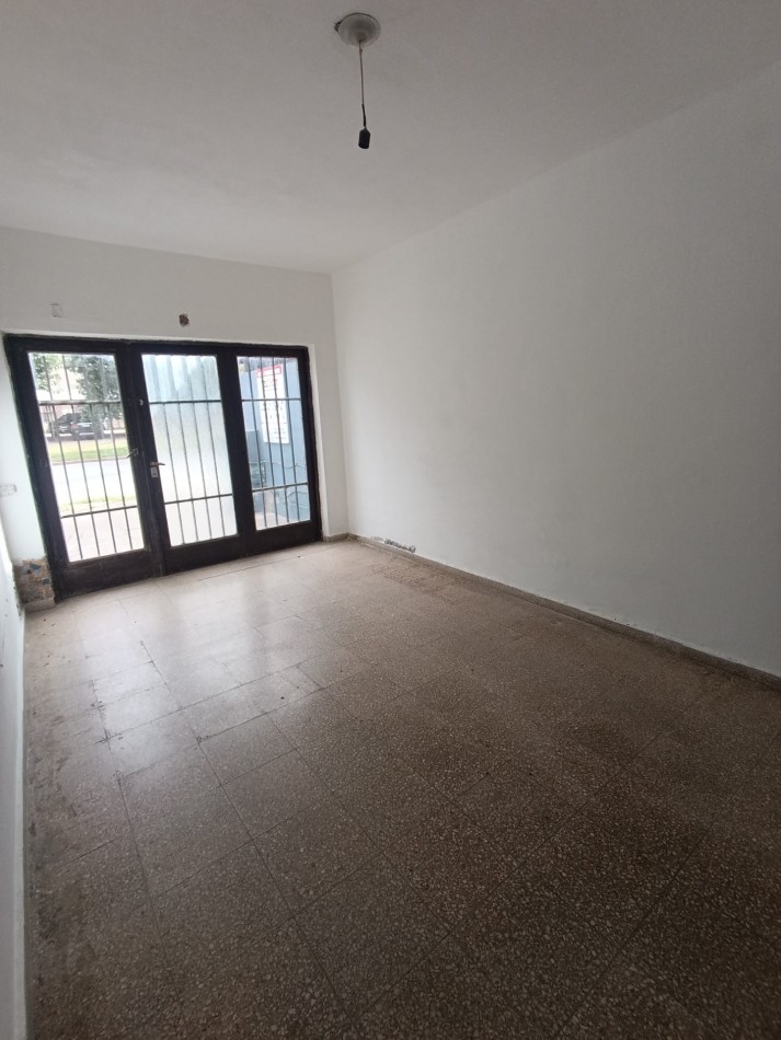Vendo salon comercial+ 3 Dptos B Parque Velez Sarsfield 