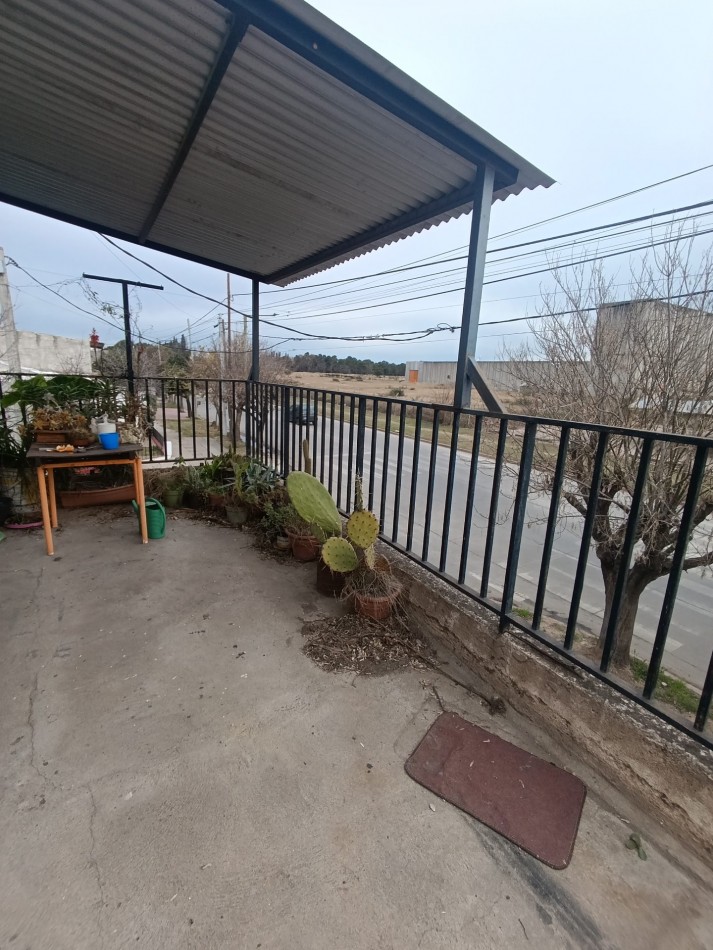 Vendo salon comercial+ 3 Dptos B Parque Velez Sarsfield 