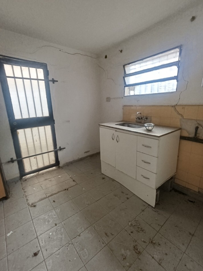 Vendo salon comercial+ 3 Dptos B Parque Velez Sarsfield 