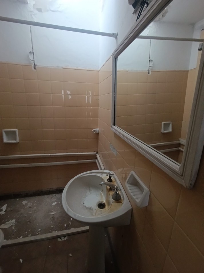 Vendo salon comercial+ 3 Dptos B Parque Velez Sarsfield 